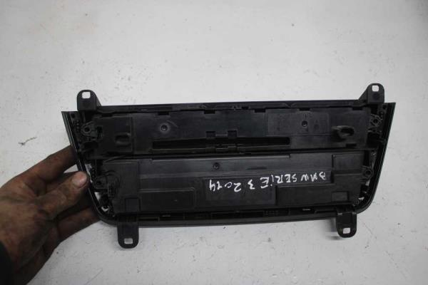 BOUTON DE CHAUFFAGE BMW F30/F31/F34 - Vue 2